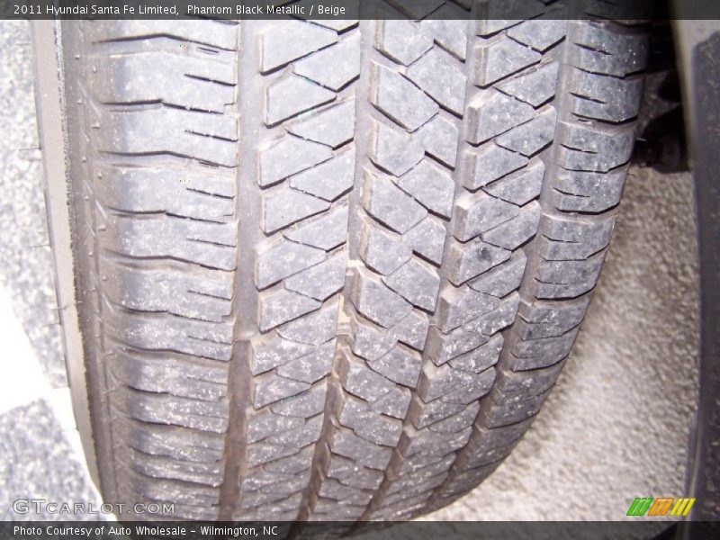 Phantom Black Metallic / Beige 2011 Hyundai Santa Fe Limited