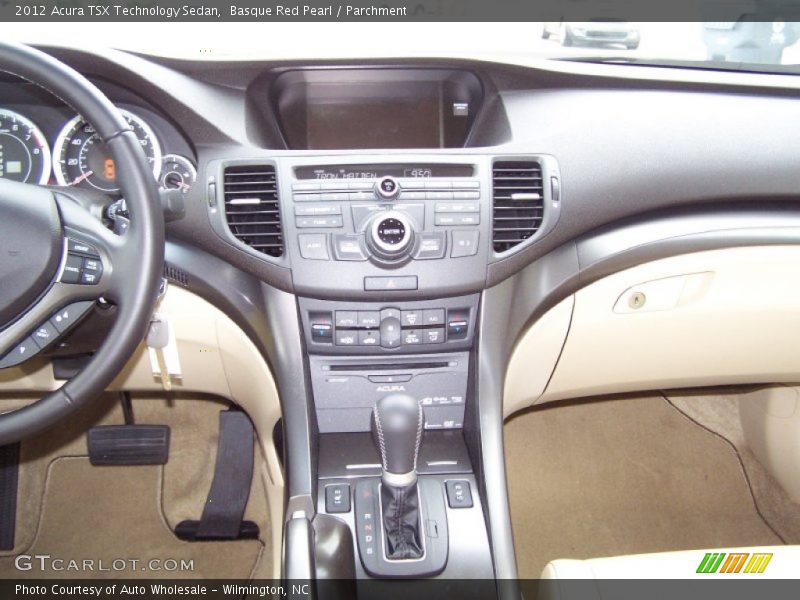 Controls of 2012 TSX Technology Sedan