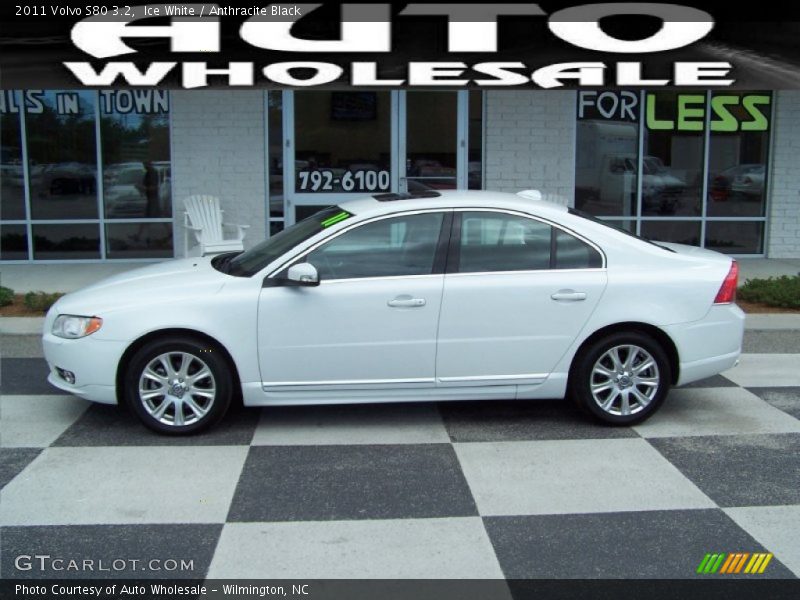 Ice White / Anthracite Black 2011 Volvo S80 3.2