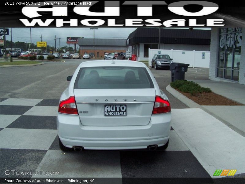 Ice White / Anthracite Black 2011 Volvo S80 3.2