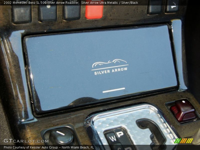  2002 SL 500 Silver Arrow Roadster Logo