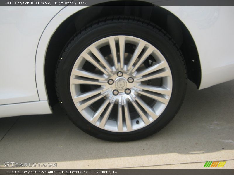 Bright White / Black 2011 Chrysler 300 Limited