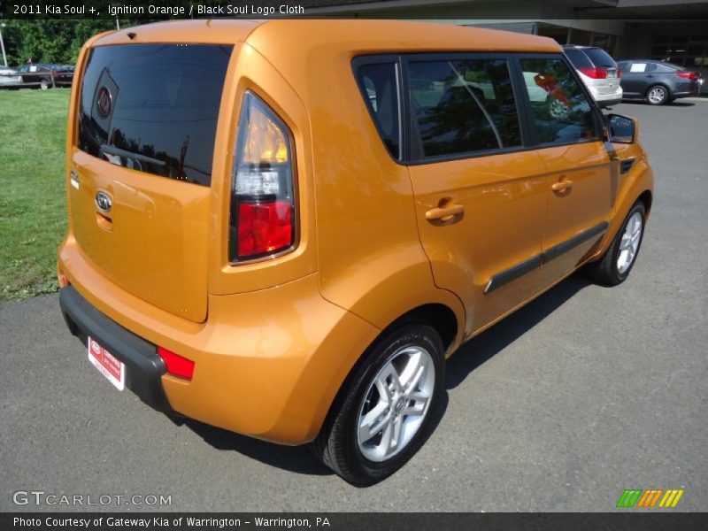 Ignition Orange / Black Soul Logo Cloth 2011 Kia Soul +