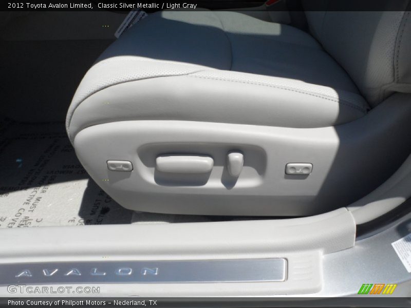 Classic Silver Metallic / Light Gray 2012 Toyota Avalon Limited
