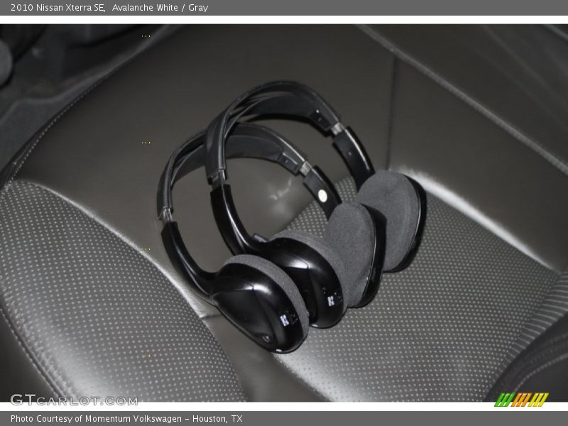 Avalanche White / Gray 2010 Nissan Xterra SE
