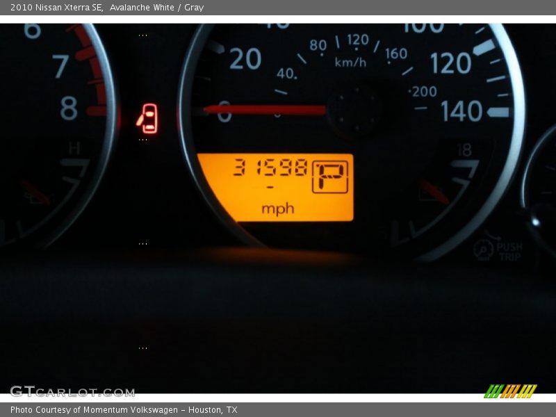 Avalanche White / Gray 2010 Nissan Xterra SE