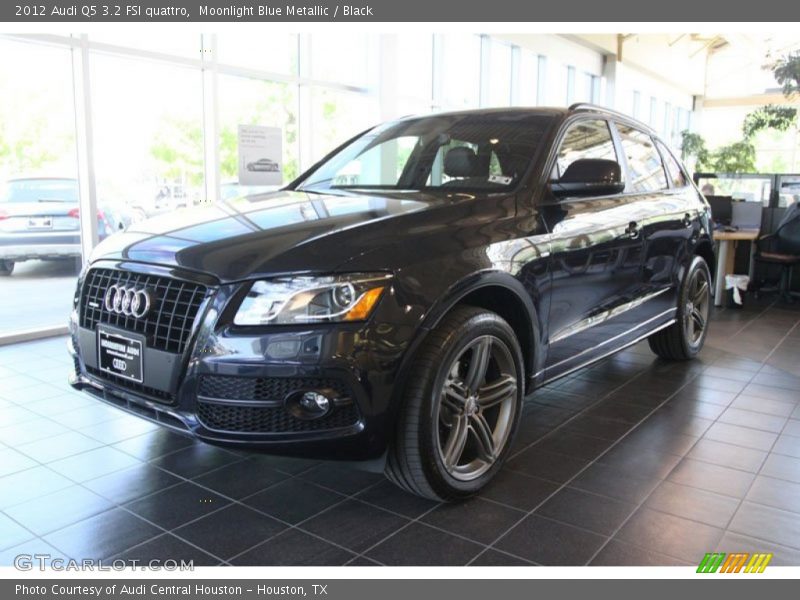 Moonlight Blue Metallic / Black 2012 Audi Q5 3.2 FSI quattro