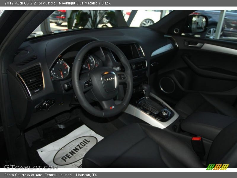 Moonlight Blue Metallic / Black 2012 Audi Q5 3.2 FSI quattro