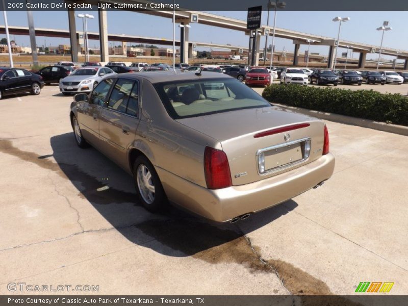 Light Cashmere / Cashmere 2005 Cadillac DeVille Sedan