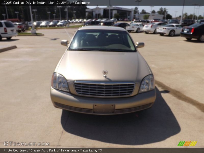 Light Cashmere / Cashmere 2005 Cadillac DeVille Sedan