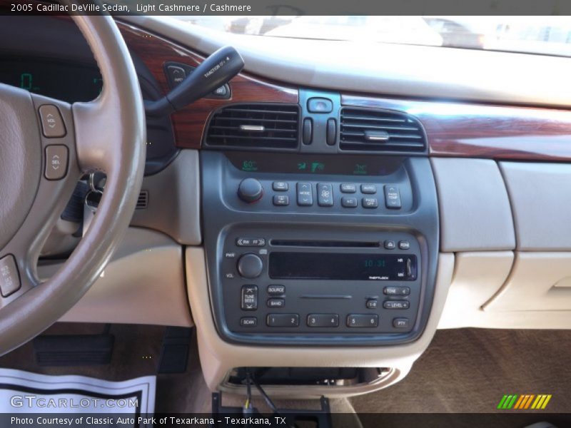 Light Cashmere / Cashmere 2005 Cadillac DeVille Sedan