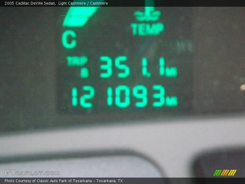 Light Cashmere / Cashmere 2005 Cadillac DeVille Sedan