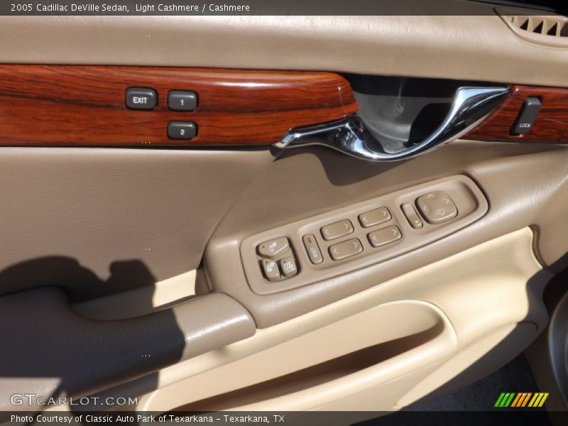 Light Cashmere / Cashmere 2005 Cadillac DeVille Sedan