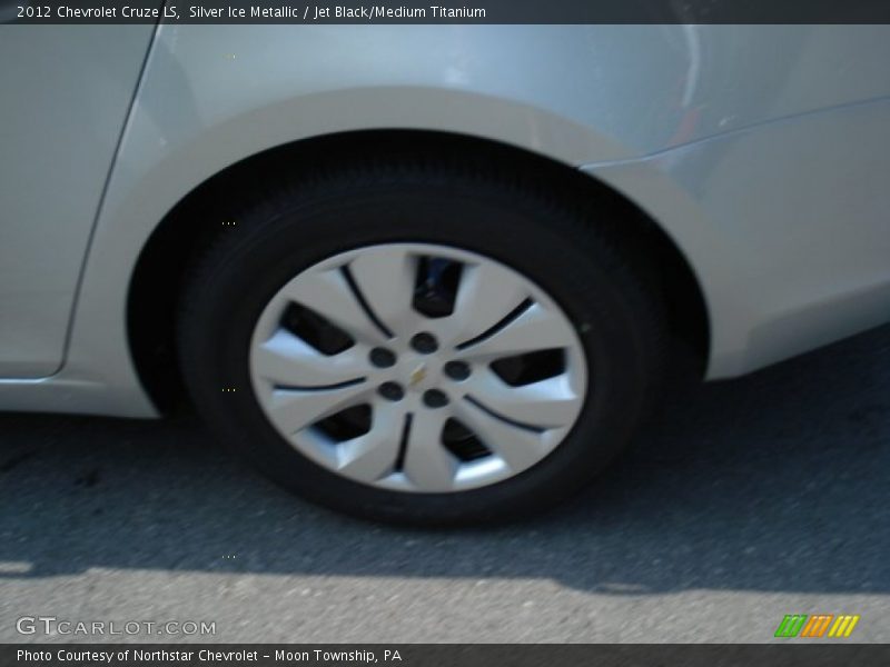 Silver Ice Metallic / Jet Black/Medium Titanium 2012 Chevrolet Cruze LS