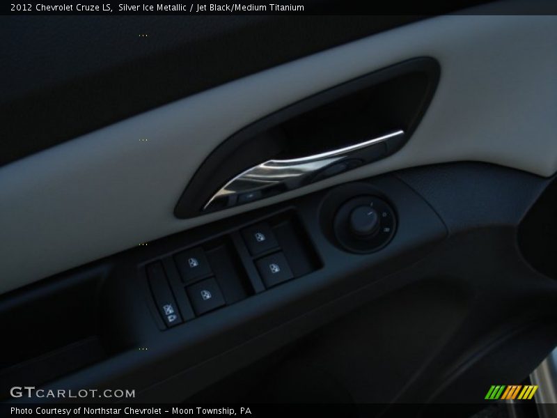 Silver Ice Metallic / Jet Black/Medium Titanium 2012 Chevrolet Cruze LS