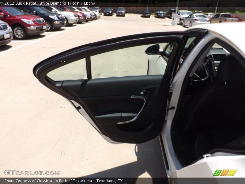 White Diamond Tricoat / Ebony 2012 Buick Regal