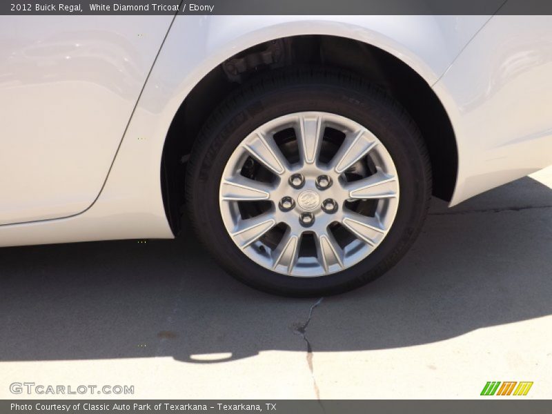 White Diamond Tricoat / Ebony 2012 Buick Regal