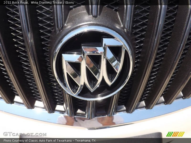 White Diamond Tricoat / Ebony 2012 Buick Regal