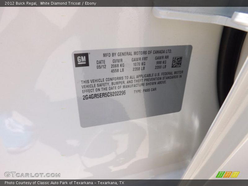 White Diamond Tricoat / Ebony 2012 Buick Regal