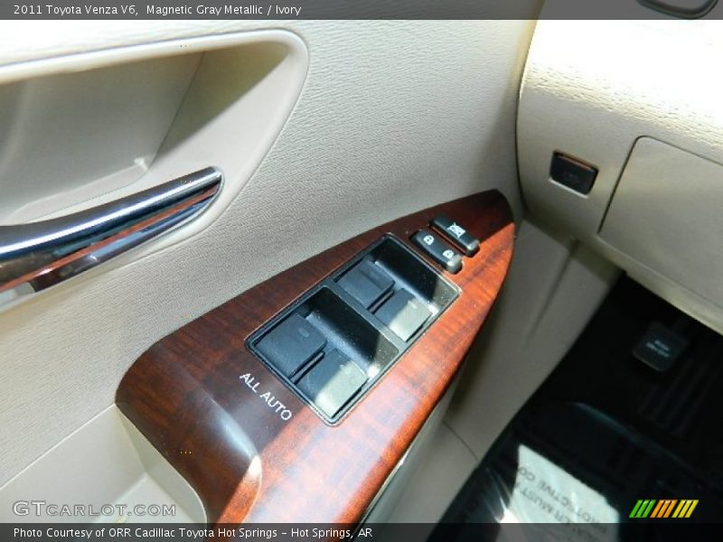 Magnetic Gray Metallic / Ivory 2011 Toyota Venza V6