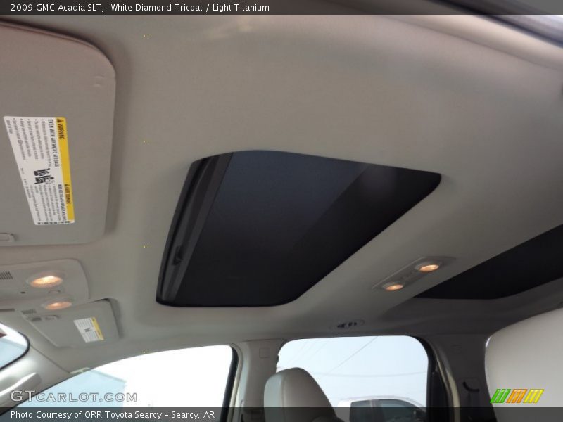 White Diamond Tricoat / Light Titanium 2009 GMC Acadia SLT