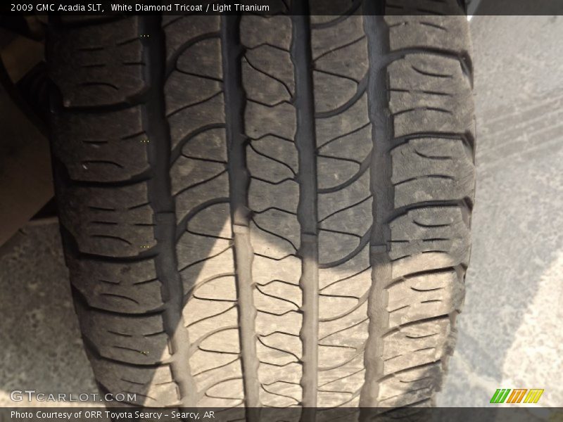 White Diamond Tricoat / Light Titanium 2009 GMC Acadia SLT