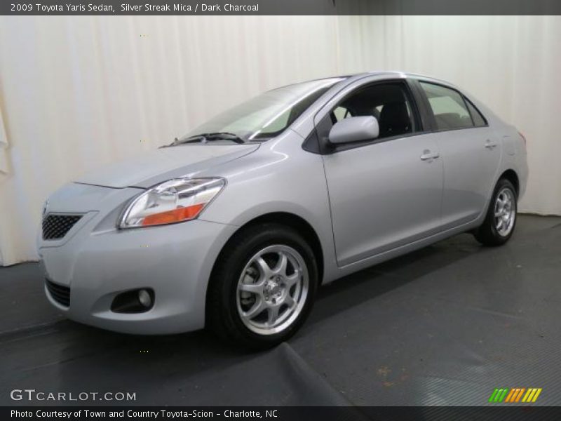 Front 3/4 View of 2009 Yaris Sedan