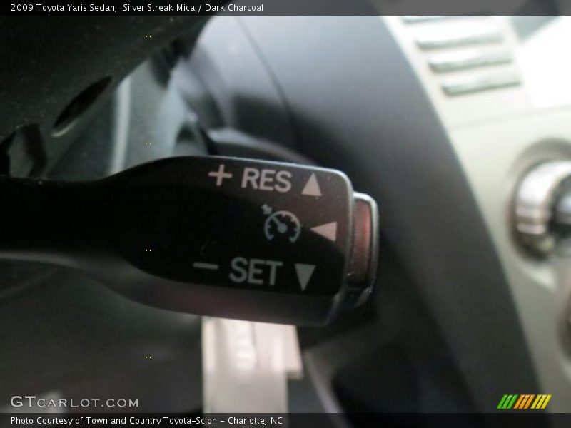 Silver Streak Mica / Dark Charcoal 2009 Toyota Yaris Sedan