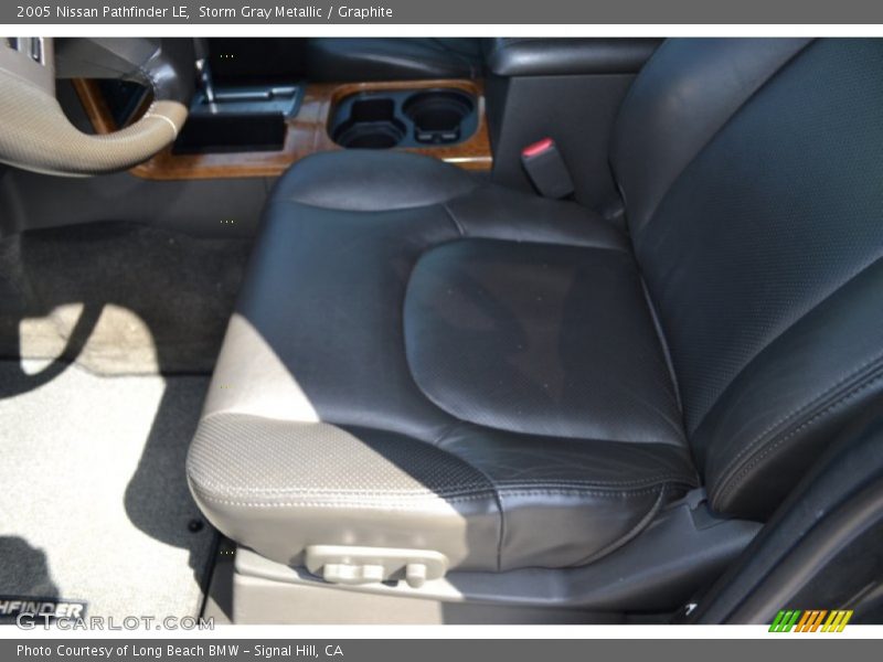 Storm Gray Metallic / Graphite 2005 Nissan Pathfinder LE
