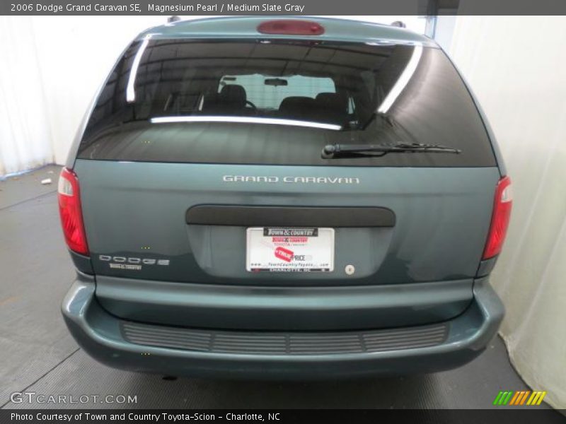 Magnesium Pearl / Medium Slate Gray 2006 Dodge Grand Caravan SE
