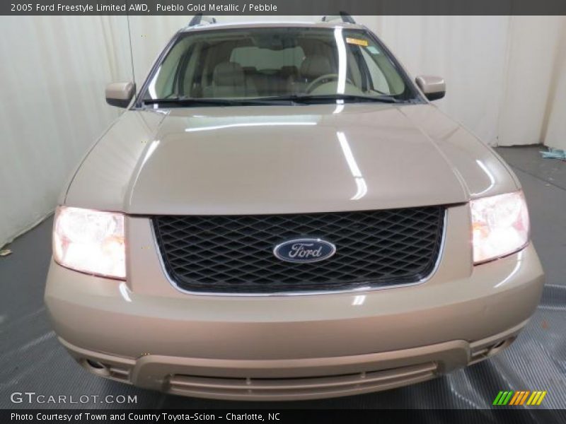 Pueblo Gold Metallic / Pebble 2005 Ford Freestyle Limited AWD