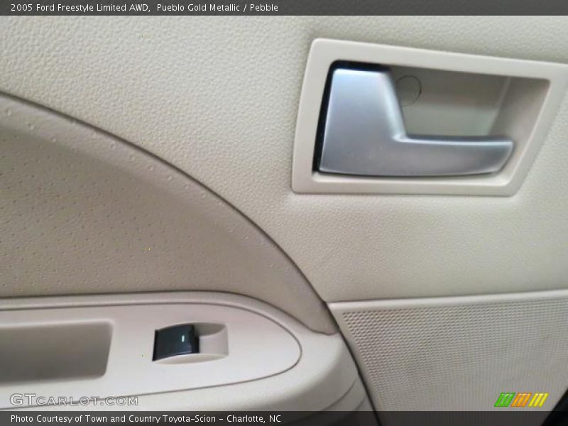 Pueblo Gold Metallic / Pebble 2005 Ford Freestyle Limited AWD