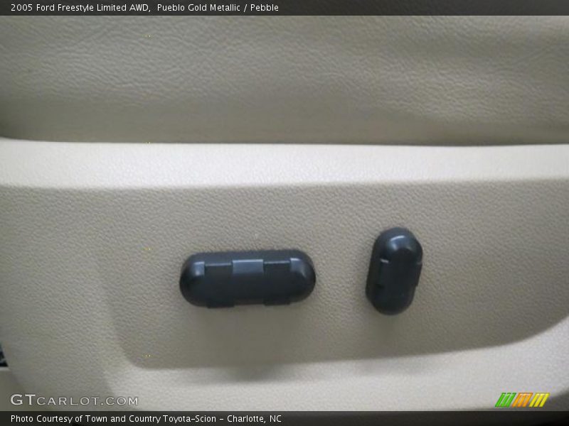 Pueblo Gold Metallic / Pebble 2005 Ford Freestyle Limited AWD