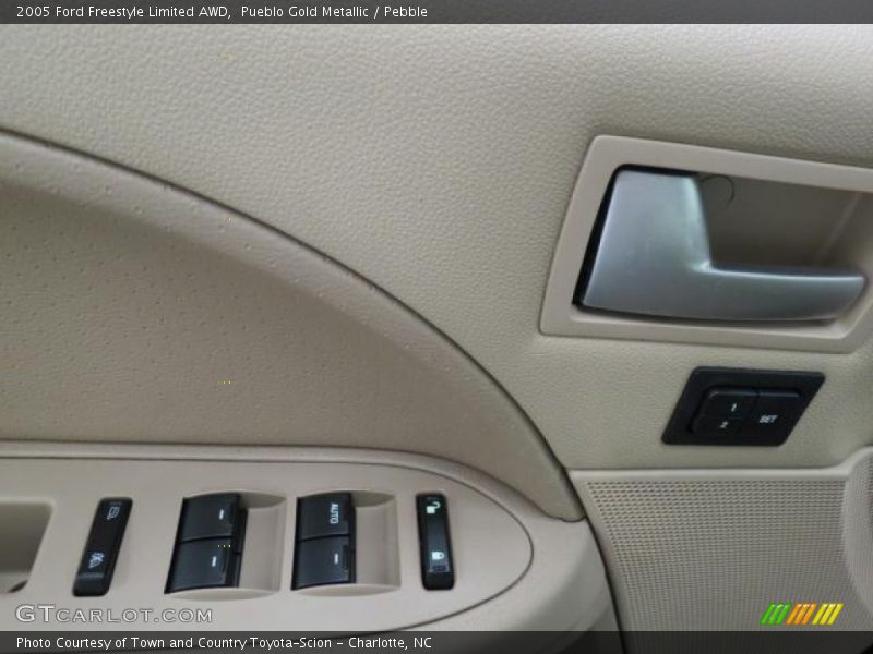 Pueblo Gold Metallic / Pebble 2005 Ford Freestyle Limited AWD