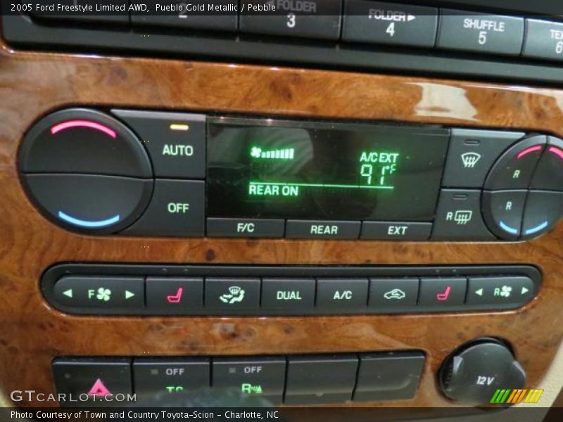 Pueblo Gold Metallic / Pebble 2005 Ford Freestyle Limited AWD