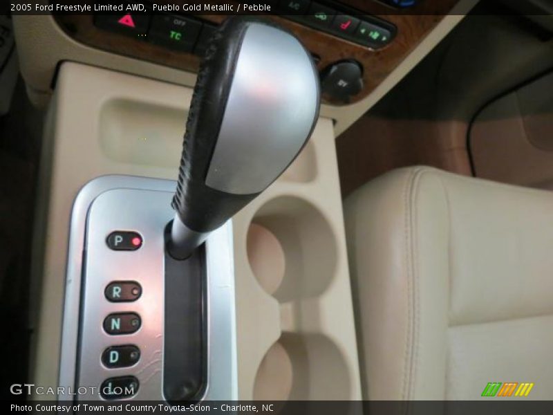 Pueblo Gold Metallic / Pebble 2005 Ford Freestyle Limited AWD