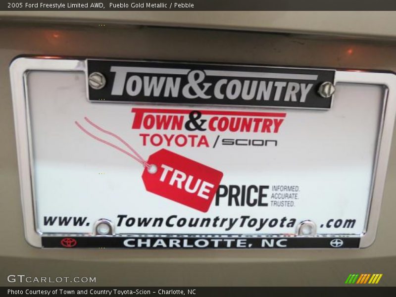 Pueblo Gold Metallic / Pebble 2005 Ford Freestyle Limited AWD