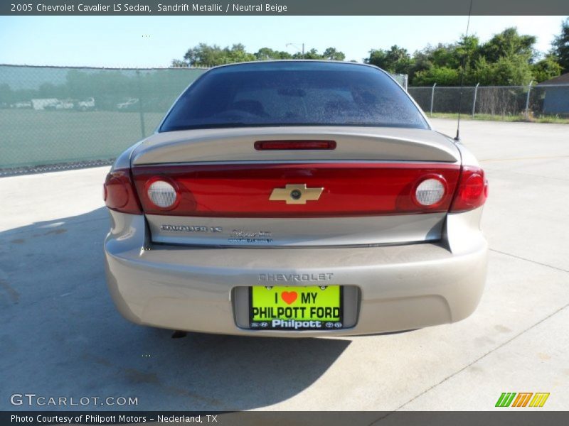 Sandrift Metallic / Neutral Beige 2005 Chevrolet Cavalier LS Sedan