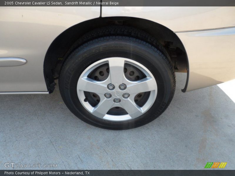 Sandrift Metallic / Neutral Beige 2005 Chevrolet Cavalier LS Sedan