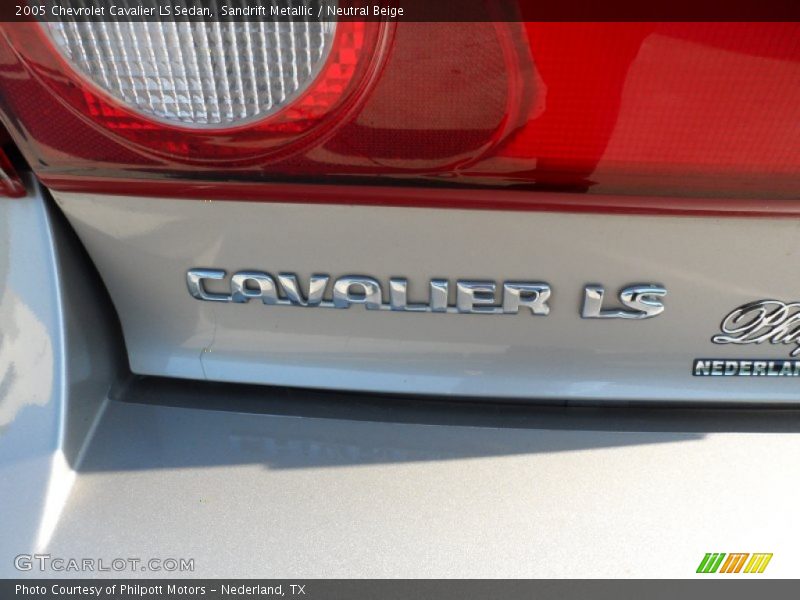 Sandrift Metallic / Neutral Beige 2005 Chevrolet Cavalier LS Sedan