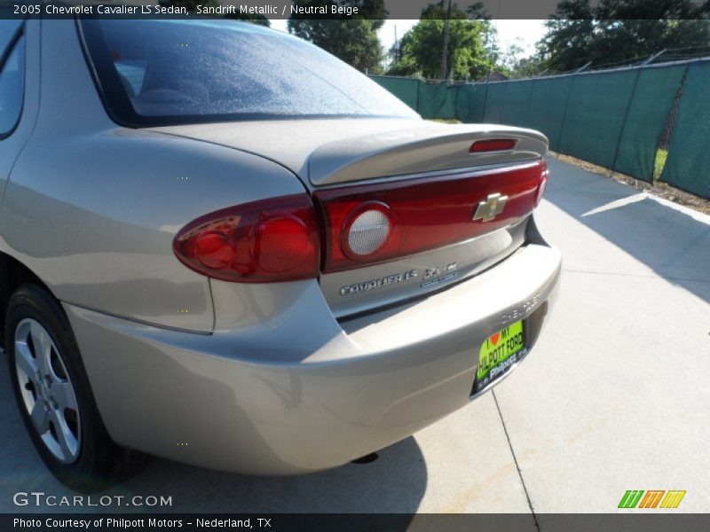Sandrift Metallic / Neutral Beige 2005 Chevrolet Cavalier LS Sedan