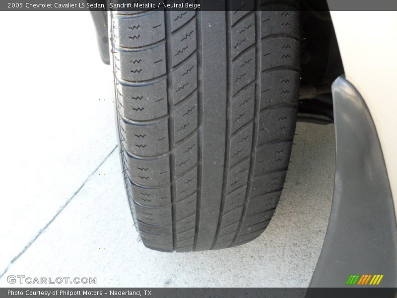 Sandrift Metallic / Neutral Beige 2005 Chevrolet Cavalier LS Sedan