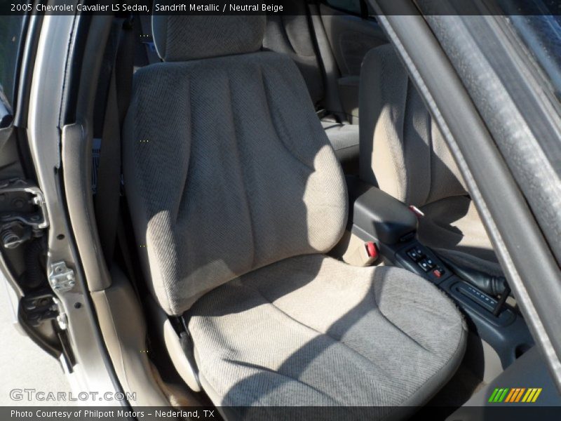 Sandrift Metallic / Neutral Beige 2005 Chevrolet Cavalier LS Sedan