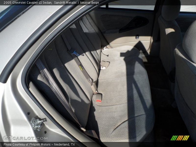 Sandrift Metallic / Neutral Beige 2005 Chevrolet Cavalier LS Sedan