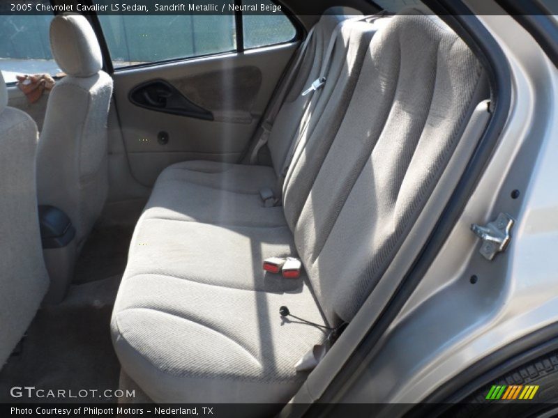 Sandrift Metallic / Neutral Beige 2005 Chevrolet Cavalier LS Sedan