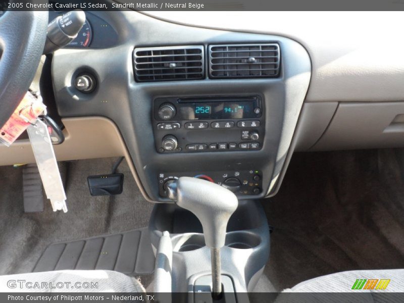 Sandrift Metallic / Neutral Beige 2005 Chevrolet Cavalier LS Sedan