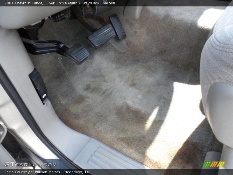 Silver Birch Metallic / Gray/Dark Charcoal 2004 Chevrolet Tahoe