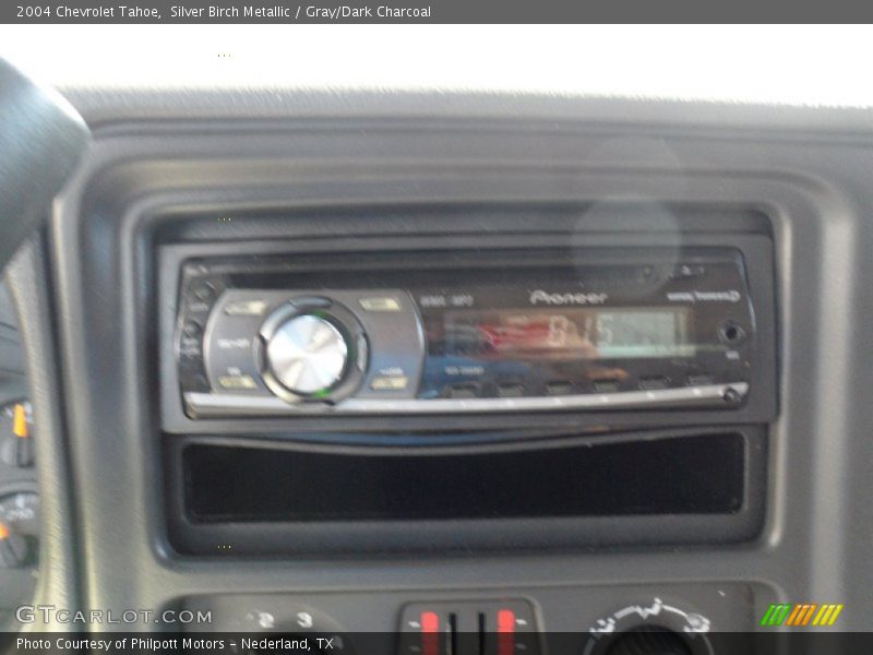 Silver Birch Metallic / Gray/Dark Charcoal 2004 Chevrolet Tahoe