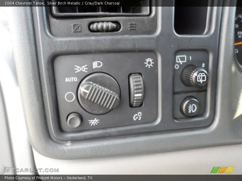 Silver Birch Metallic / Gray/Dark Charcoal 2004 Chevrolet Tahoe