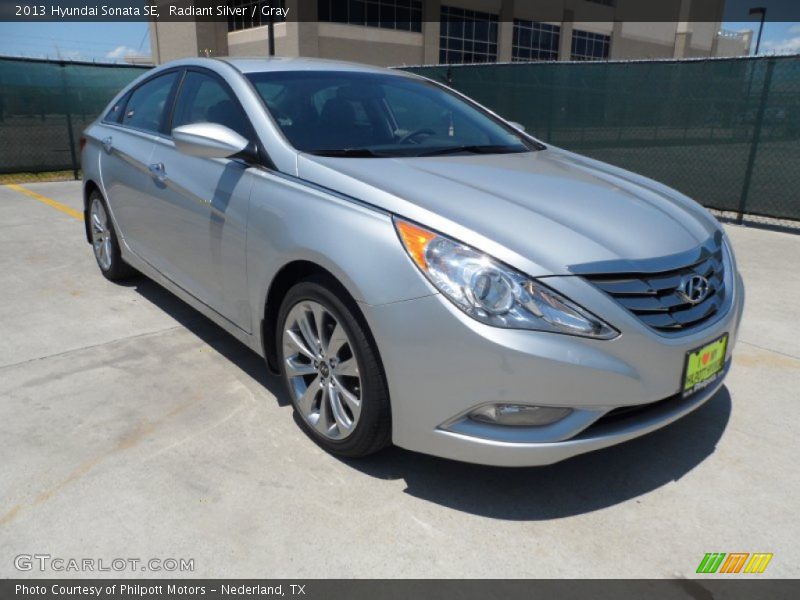 Radiant Silver / Gray 2013 Hyundai Sonata SE